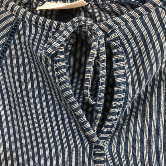 Universal Thread 3/4th Sleeves Knit V-Neck Blouse - Picture 4 of 8